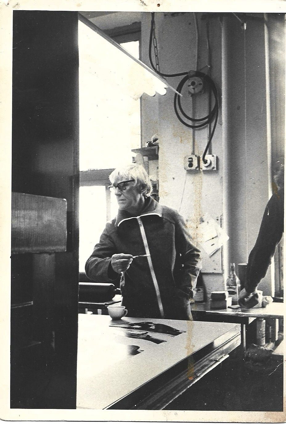 Willem de Kooning in workshop 1